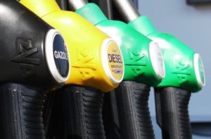 Supermercado Intermarché Almada - posto de abastecimento automóvel low cost na Charneca de Caparica
